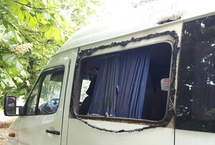 Ракетний удар по Куп'янщині: росіяни пошкодили автобуси гуманітарної місії