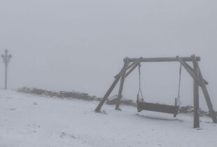 В Карпатах мінус 7°C та випав сніг (відео)