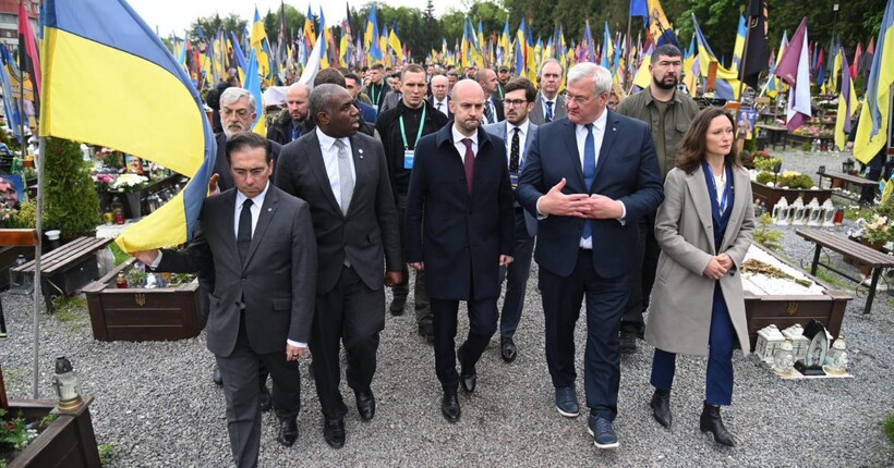 Голови МЗС країн ЄС прибули у Львів: планується схвалення спецтрибуналу
