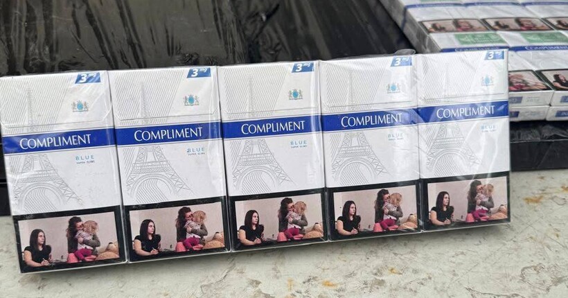 На Закарпатті митники знайшли 490 пачок сигарет, захованих під вагонами потягу до Словаччини