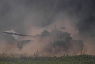 Британська розвідка: рф планує перекинути в Україну свої найновіші танки Т-14 “Армата”