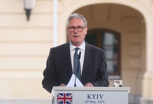 Велика Британія готується до відновлення авіасполучення з Україною - Стармер