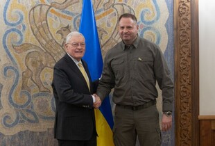 Єрмак подякував Келлогу за його позицію щодо прямих перемовин: деталі