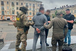 У Чернівцях затримали правоохоронця-організатора схеми незаконного перетину кордону