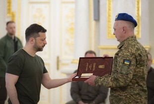 Зеленський вручив “Золоту Зірку” Героям України та родинам загиблих воїнів
