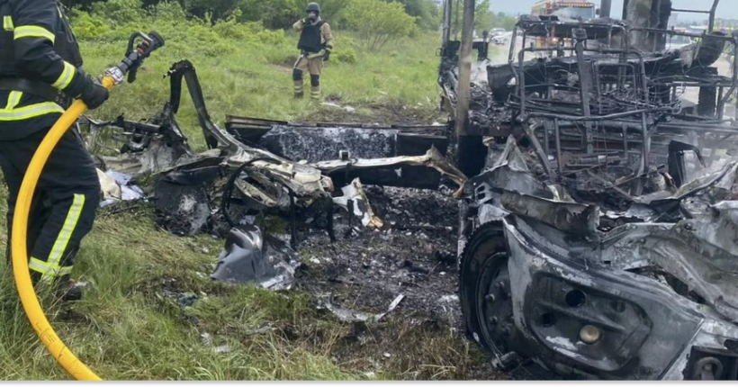 Унаслідок удару ворожого дрона по авто енергетиків на Сумщині є загиблий і поранені