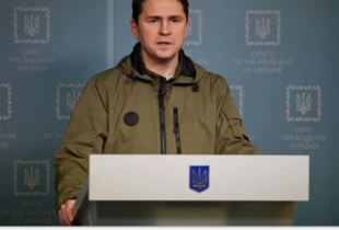 Подоляк: Путін намагається продемонструвати свою співставність із глобальними лідерами