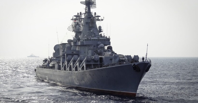 У Середземному морі перебуває три ворожі кораблі, один із них носій 