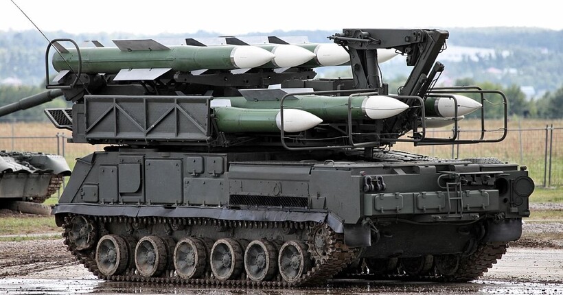 На сході України Сили оборони знищили російський ЗРК “Бук-М1” із боєкомплектом (відео)
