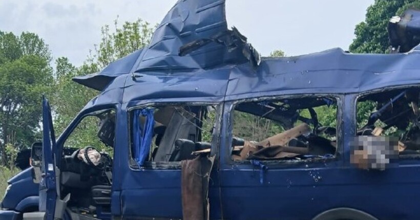 Російський удар по автобусу з цивільними біля Білопілля: у МЗС Польщі відреагували