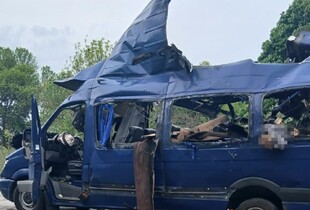 Російський удар по автобусу з цивільними біля Білопілля: у МЗС Польщі відреагували
