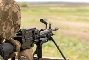 Українські військові знищили ворожу САУ 