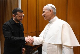 Зеленський прокоментував розмову з Папою Римським Левом XIV після інавгураційної меси