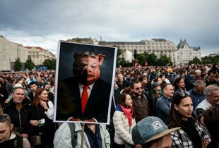 Угорці вийшли на протест проти намірів Орбана придушити опозицію і критиків перед виборами