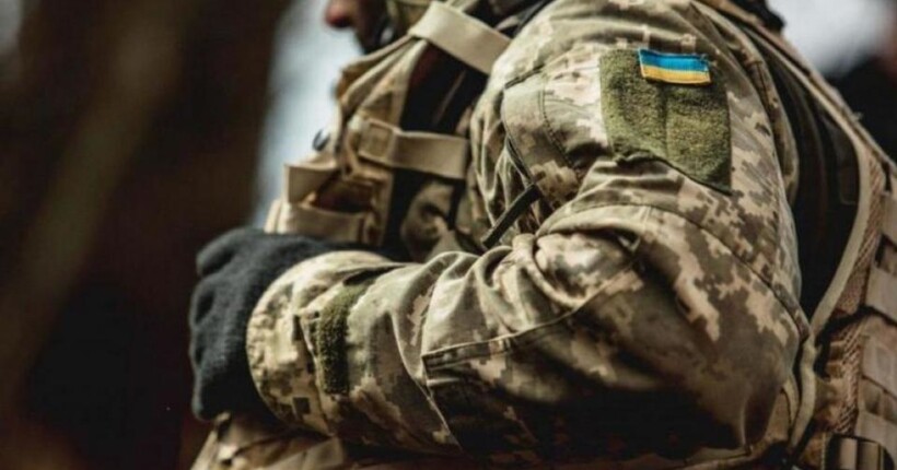 Українські воїни знищили замаскований танк росіян на Торецькому напрямку (відео)