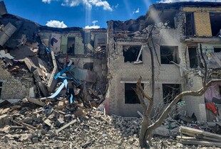 Армія рф вдарила по Куп’янщині: зруйновано будинок, є загиблий і поранені (фото)
