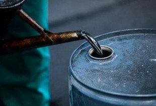 Ціни на нафту знижуються: ринок реагує на запаси США та напругу навколо Ірану