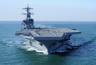 ВМС США надали атомний авіаносець та F-18 для зйомок 