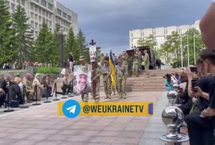 У Києві прощаються з Максимом Неліпою: колеги згадують зірку українського ТБ (відео)