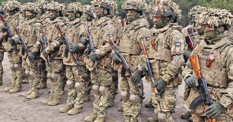 Контракт “18-24”: у Центрі рекрутингу розповіли як держава гарантує виплати контрактникам