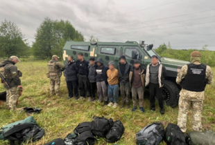 На Рівненщині затримали нелегальних мігрантів з Афганістану, які намагалися потрапити в Україну з Білорусі