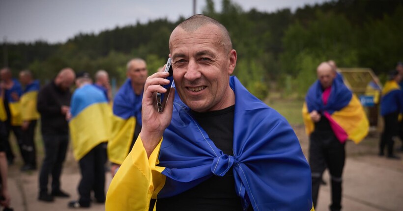 В Україні розробили довідник для звільнених з полону військовослужбовців