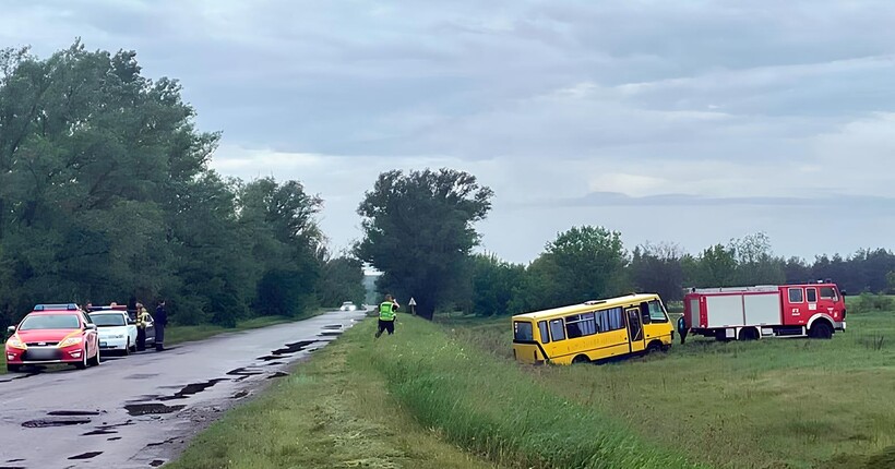 На Полтавщині шкільний автобус потрапив у ДТП – постраждали троє дітей