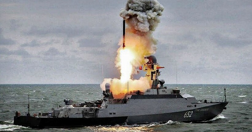 Армія рф вивела у Середземне море один носій 