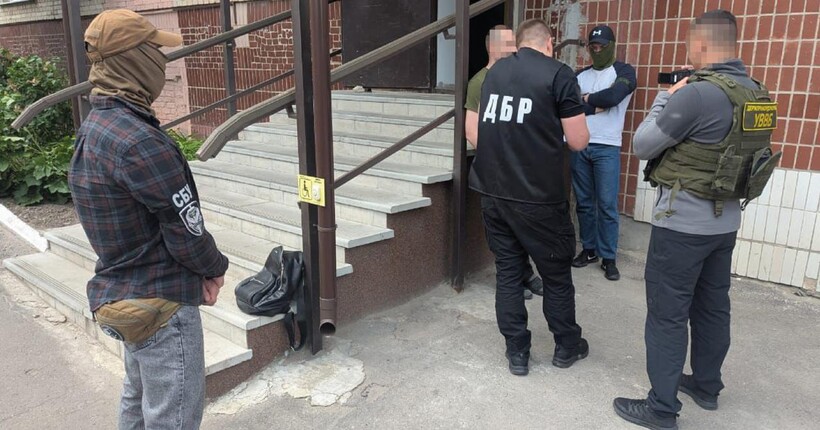 На Сумщині затримали прикордонника, який вимагав хабар за переведення підлеглого