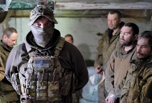 Десантники взяли у полон 10 військових рф на Курщині (відео)