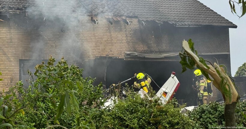 У Німеччині легкомоторний літак врізався в будинок: загинули двоє людей