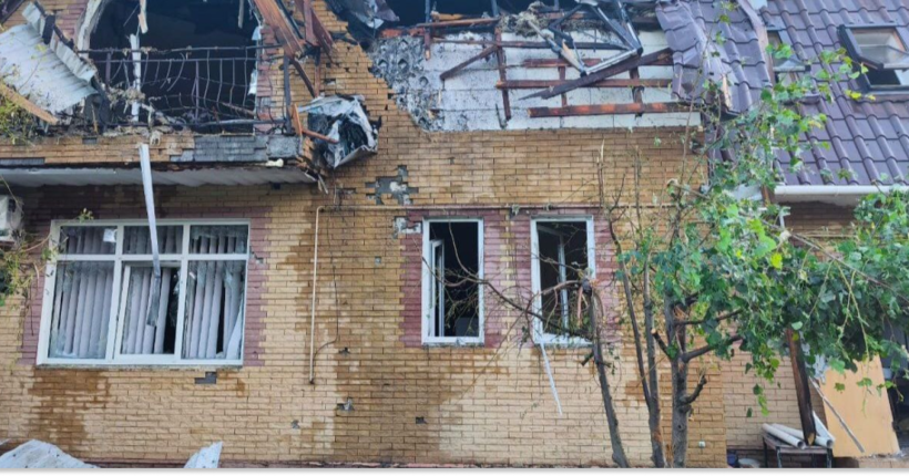 Обстріл Нікопольського району: двоє поранених, пошкоджено житлові будинки