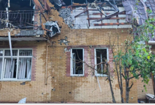 Обстріл Нікопольського району: двоє поранених, пошкоджено житлові будинки