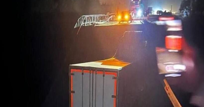 У російському Брянську міст обрушився на потяг: повідомляється про сім загиблих
