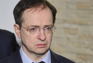 Російська делегація на чолі з Мединським прибула до Стамбулу: що відомо про переговори