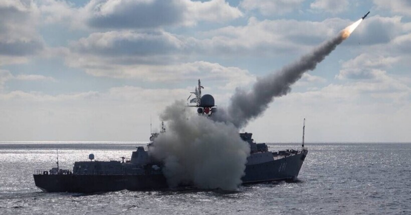 рф тримає у Чорному морі ракетоносії з залпом до 12 