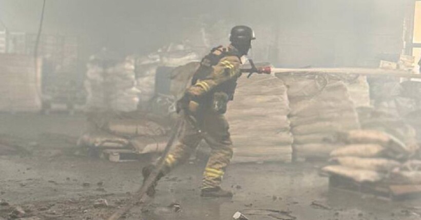 Росіяни вдарили дроном по підприємству на Чернігівщині (фото)