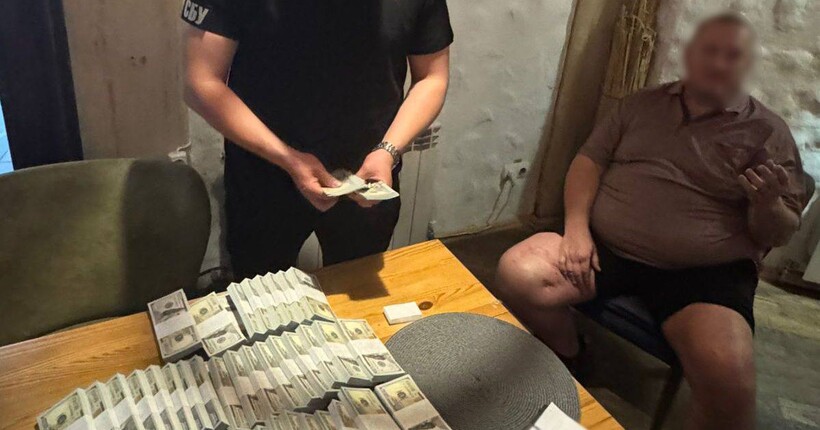Продавали посаду директора держпідприємства за $500 000: підозрюваних затримано