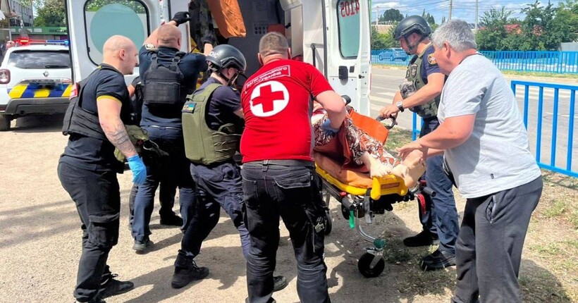 У Нікополі внаслідок влучання ворожого FPV-дрону постраждали четверо людей - ОВА