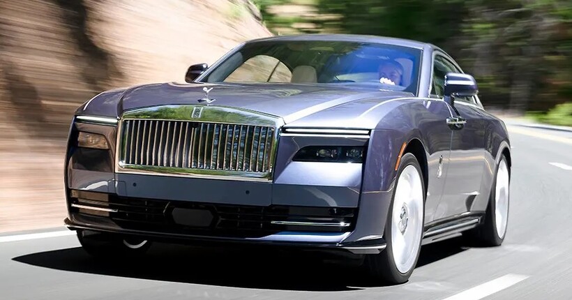 У Черкасах потрапив у ДТП Rolls-Royce Spectre вартістю півмільйона доларів