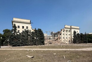 Окупанти другим ударом зруйнували будівлю Херсонської ОДА (фото)