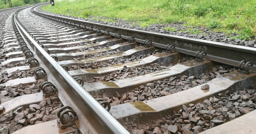 П'ятий підрив на залізниці рф: у Бєлгородській області зійшов з рейок тепловоз