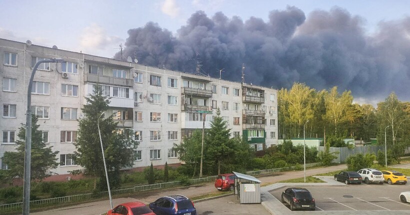 В Підмосков'ї загорівся склад із пально-мастильними матеріалами (відео)