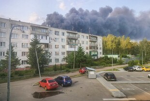 В Підмосков'ї загорівся склад із пально-мастильними матеріалами (відео)