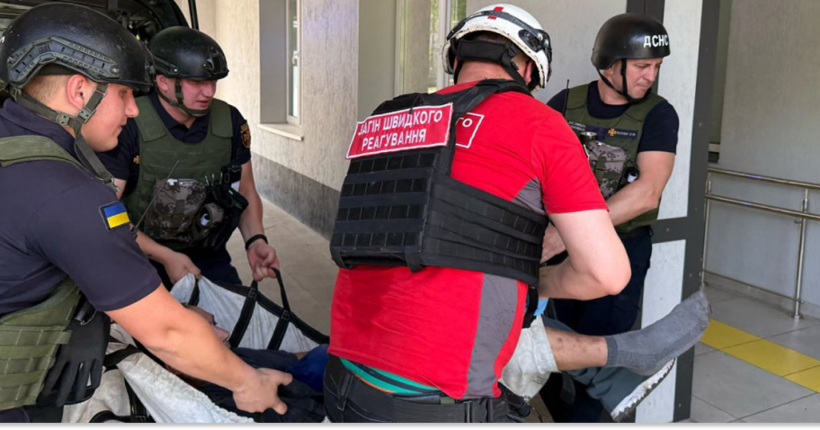 Внаслідок атаки російського дрона на Нікополь загинув один та поранений другий цивільний