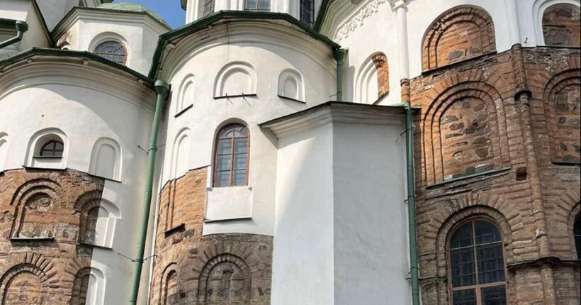 У Києві пошкоджено Софійський собор (фото)