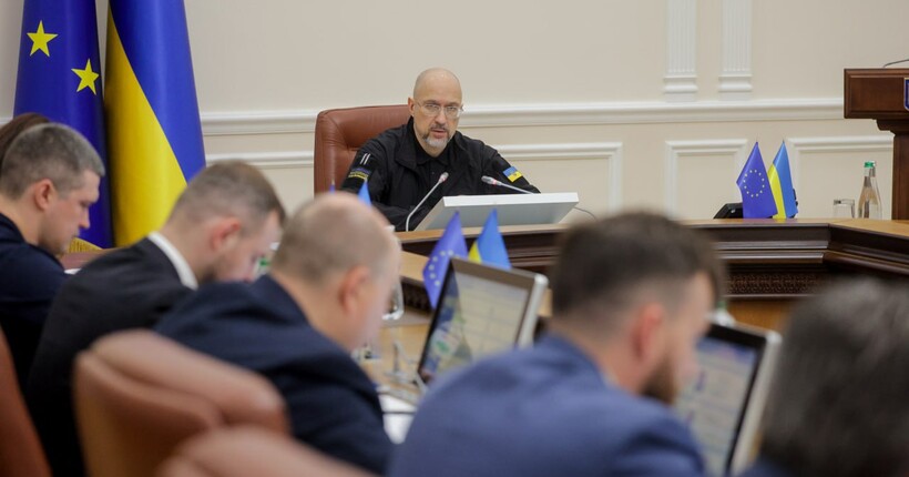 Велика Британія надасть Україні майже £1,7 млрд на зброю - Шмигаль