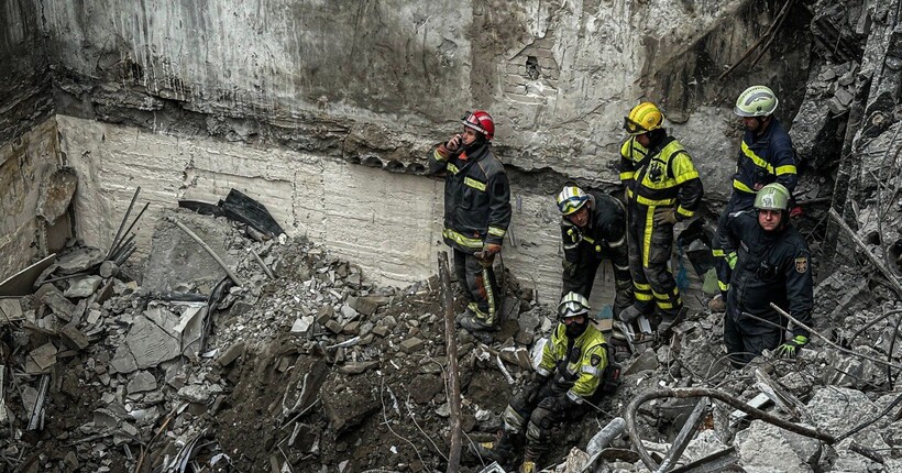 У Харкові з-під завалів деблокували ще одне тіло людини