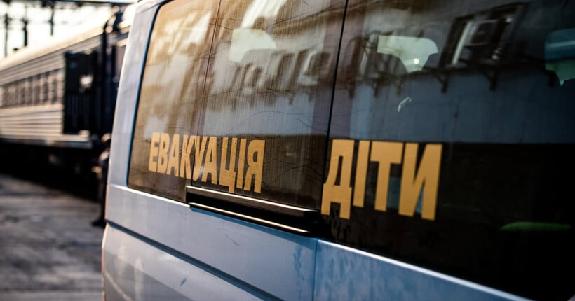 Україна повернула з ТОТ ще кількох дітей, яких змушували співати гімн рф і проходити “перевиховання” 