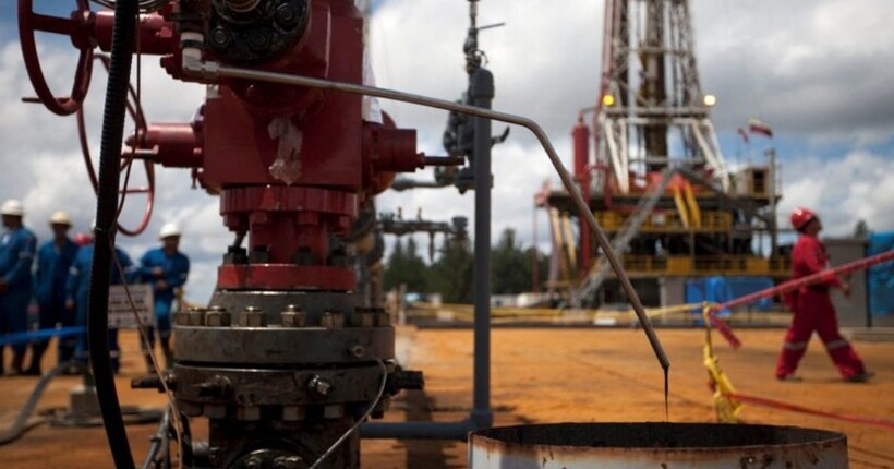 Ціни на нафту злетіли одразу на 10% на тлі удару по Ірану: Brent вже по $75,9